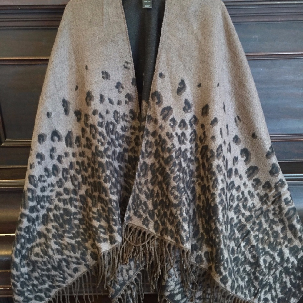 Cheetah Print Shawl/Cape NWOT